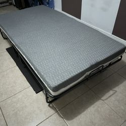 sleeping couch with memory mattress in excellent condition like brand new $180