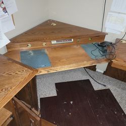 Medium Dark Oak corner Desk
