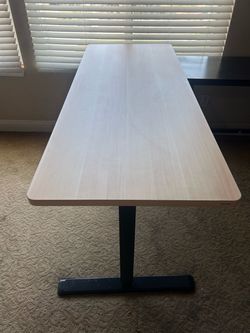 Standing desk