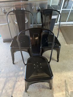 3 STACKABLE METAL CHAIRS VERY GOOD CONDITION