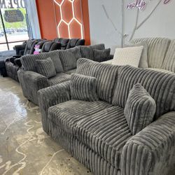 Super Nice Cozy Couch 