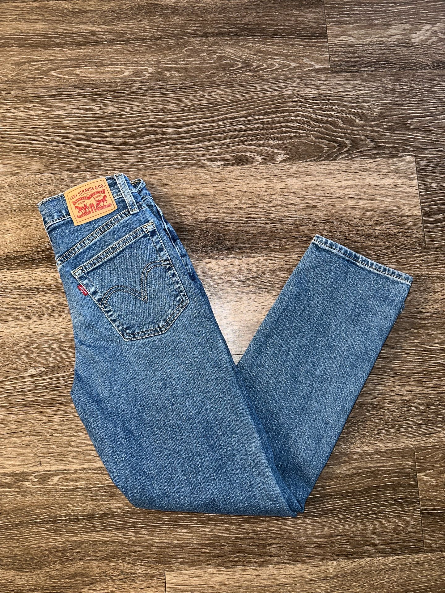 Levi’s Wedgie 25