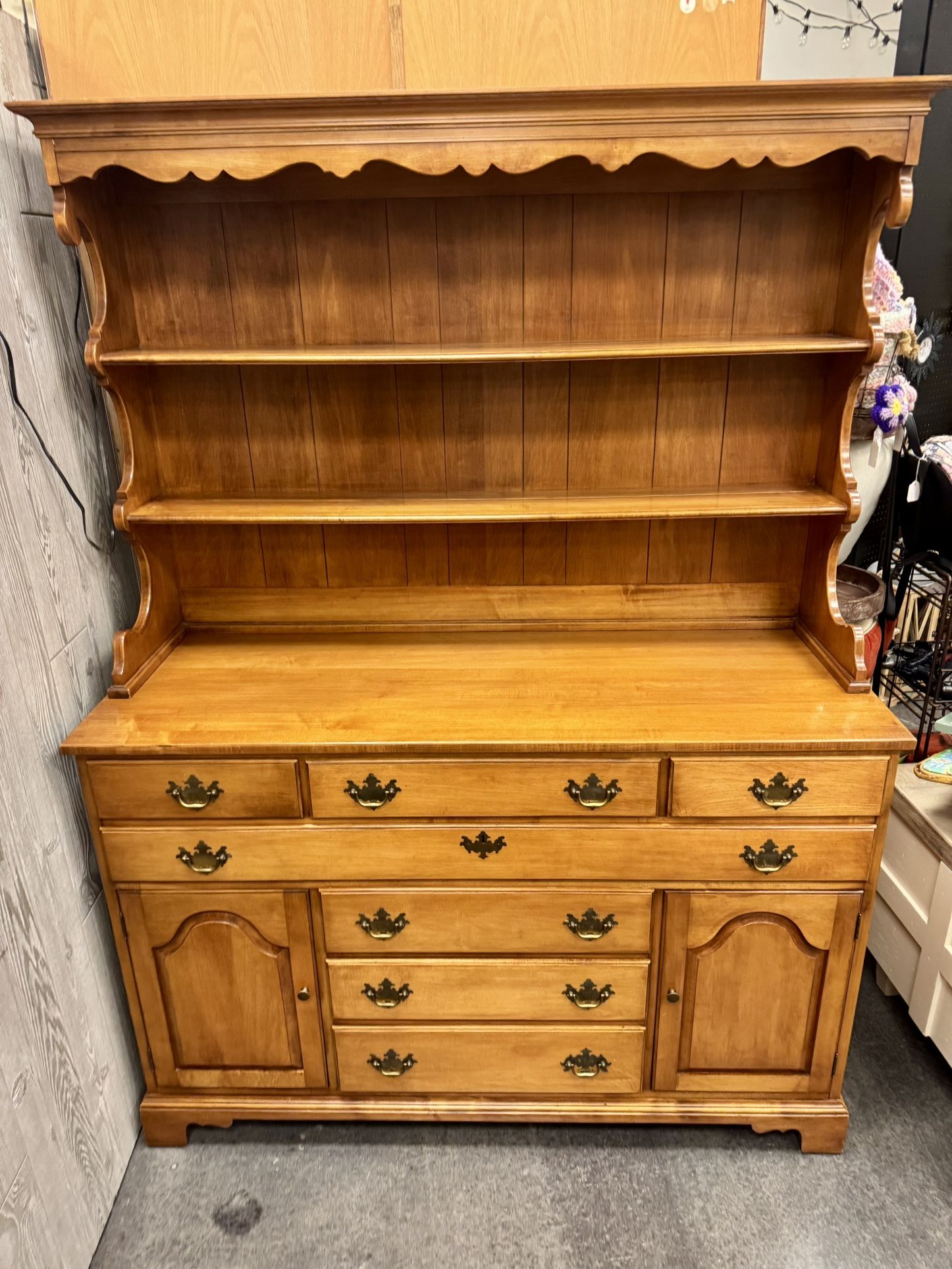 Beautiful Vintage Maple Hutch 