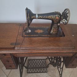 1919 Singer MODEL G Sewing Machine