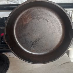 Cast iron skillet