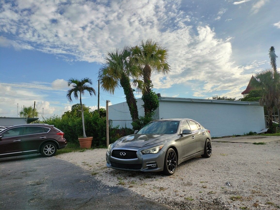 2014 Infiniti Q50