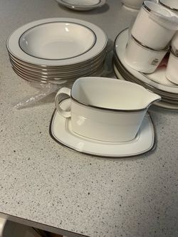 Kate Spade Library Lane Platinum – 55-Piece Set (Brand New)
