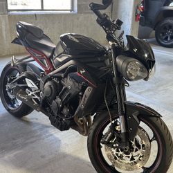 Triumph Street Triple R