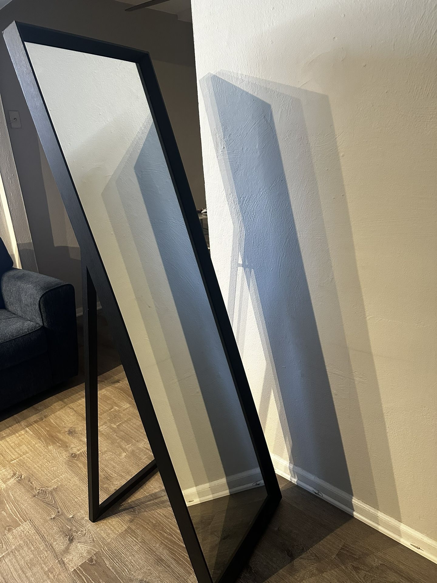 Stand Up Mirror Wit A Kickstand