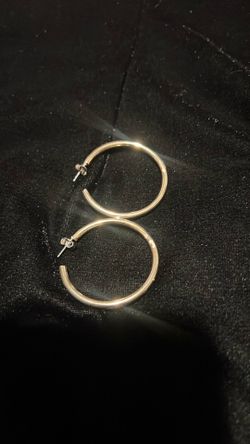 Cute little gold hoops