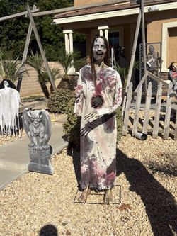 Spirit Halloween "See Through Sindy" Zombie 2014 Static Prop Rare Horror Decor