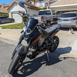 2010 KTM 690 Duke