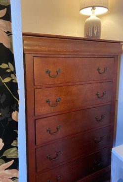 Sturdy & Beautiful Drawer Chest With Secret Drawer