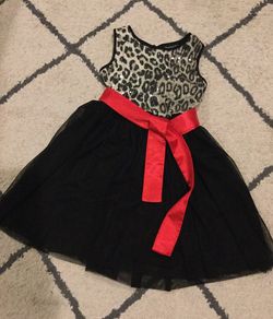 Gorgeous girl’s dress Size 8 (M) black; cheetah print