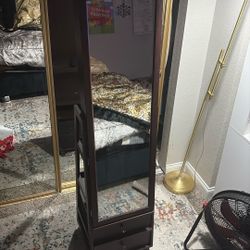 Mirror Vanity Jewelry Holder