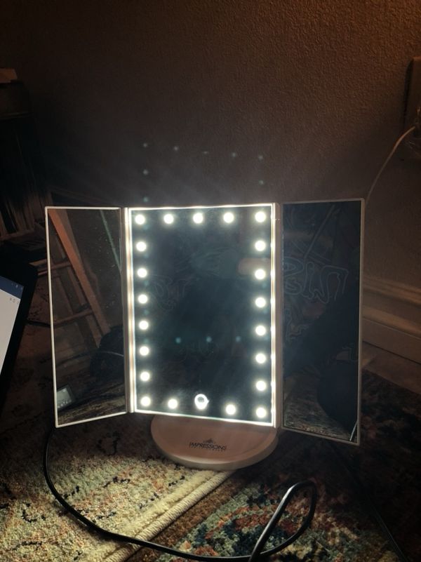 Impressions Vanity Trifold Mirror For In Downey Ca Offerup Open In The Appcontinue To Mobile Website