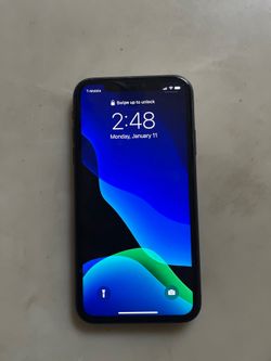 *UNLOCKED iPhone 11 Pro with case