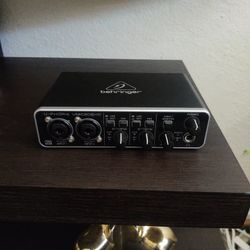 Behringer Umc202 HD Interface
