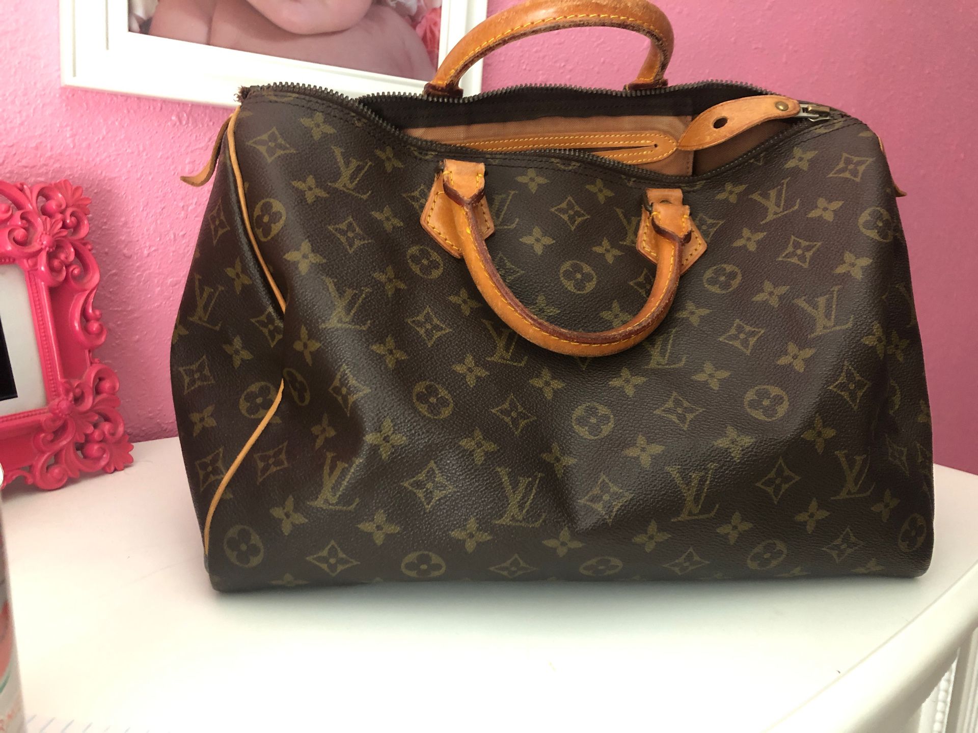 Louis Vuitton Speedy 35