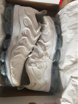 Nike AIR VAPORMAX PLUS. Like New Sz 12.5 White Pure Platinum.