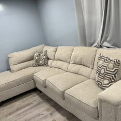 Sectional Couch  Pick Up Only Need Gone By Tuesday 