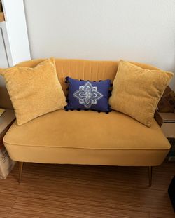Velvet Loveseat Sofa, Upholstered Loveseat Couch with Golden Metal Legs, Small Tufted 2-Seat Sofa Armless Love Seat for Living Room, Bedroom, Apartmen