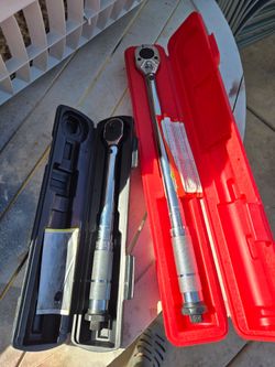 2 pittsburgh torque rachet one 1/2 is 140 to 180 lbs and 1/4 is 180 to 200 lbs torque