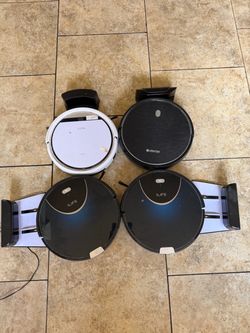 Lot of 4 Robot Vacuums