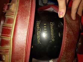 BRUNSWICK BLACK DIAMOND BALL W/CASE