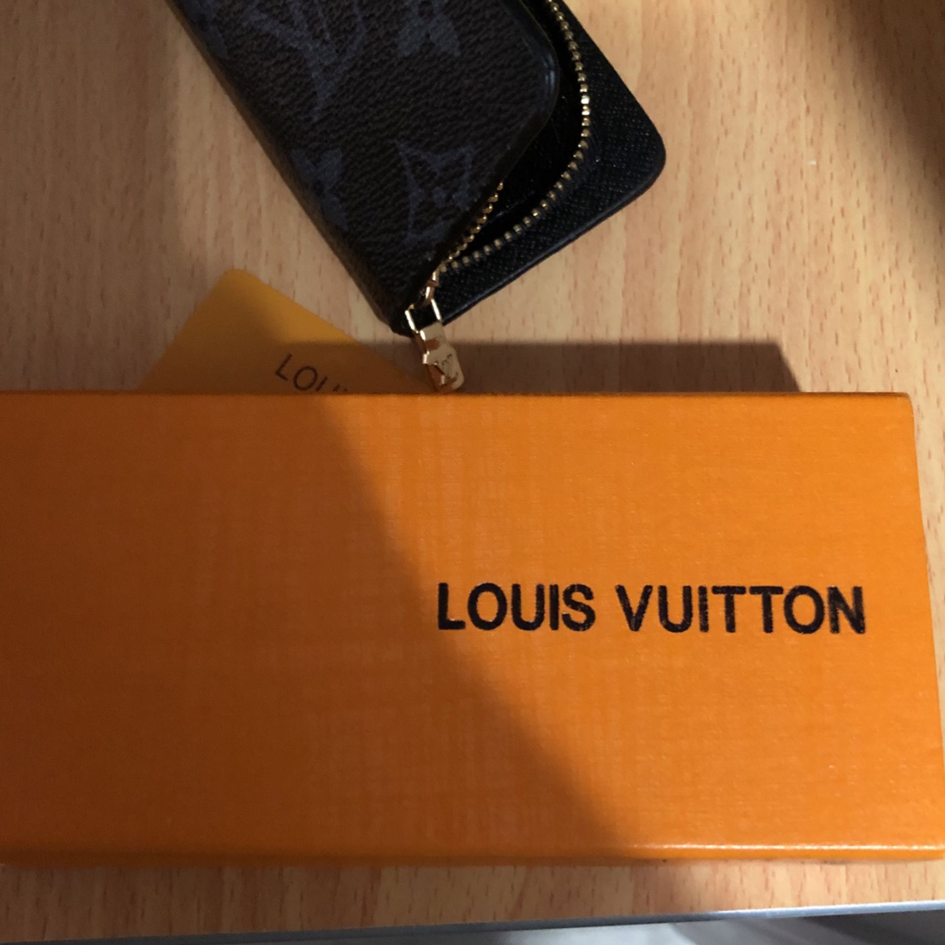 Louis Vuitton Key Holder for Sale in Marrero, LA - OfferUp
