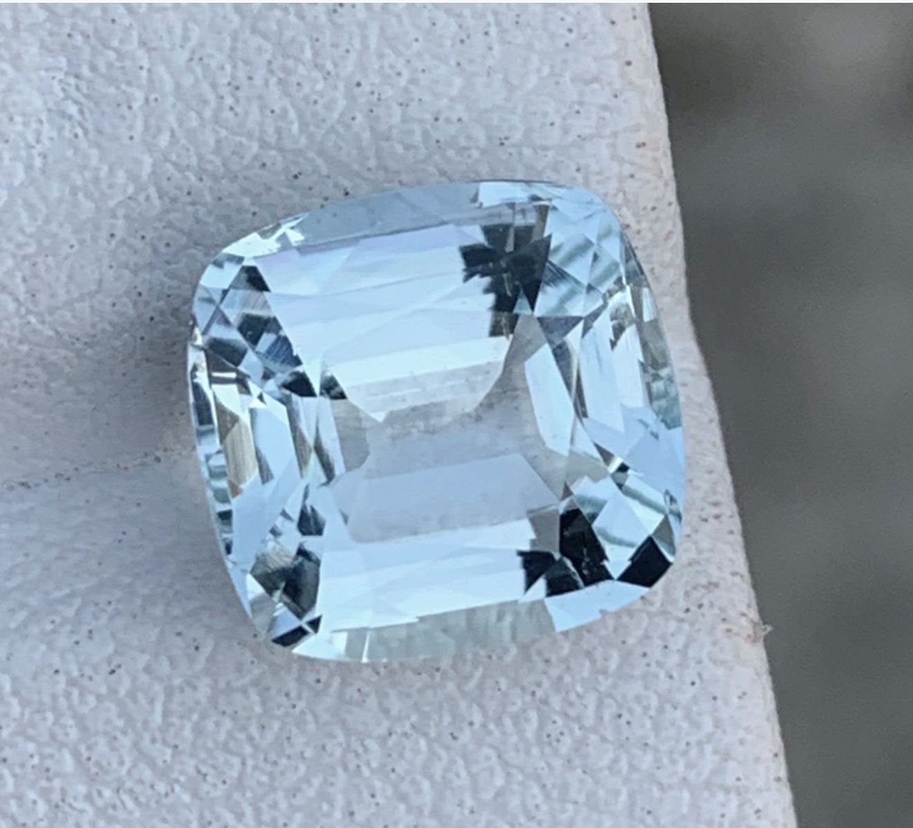 VVS 2.90CT Natural Aquamarine Gemstone Emerald Cut From Pakistan 