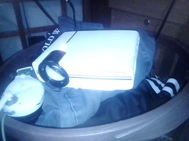 Elephas Portable Home Movie Theatre