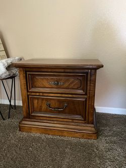 Solid wood queen bedroom set