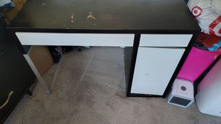 Free desk