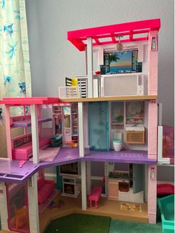 Barbie dreamhouse