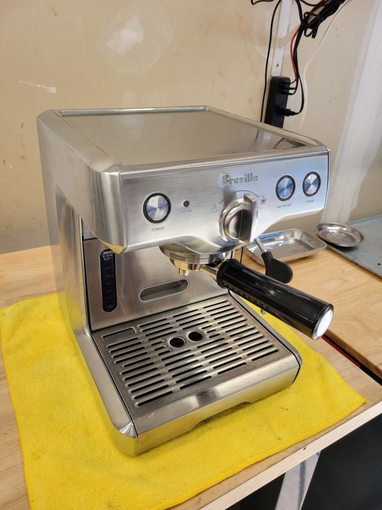 2 Breville Duo Temp Espresso Machines 800ESXL Coffee Maker Frother