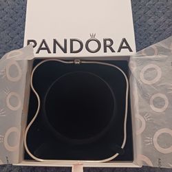 BRAND NEW PANDORA NECKLACE .......😁😊😍