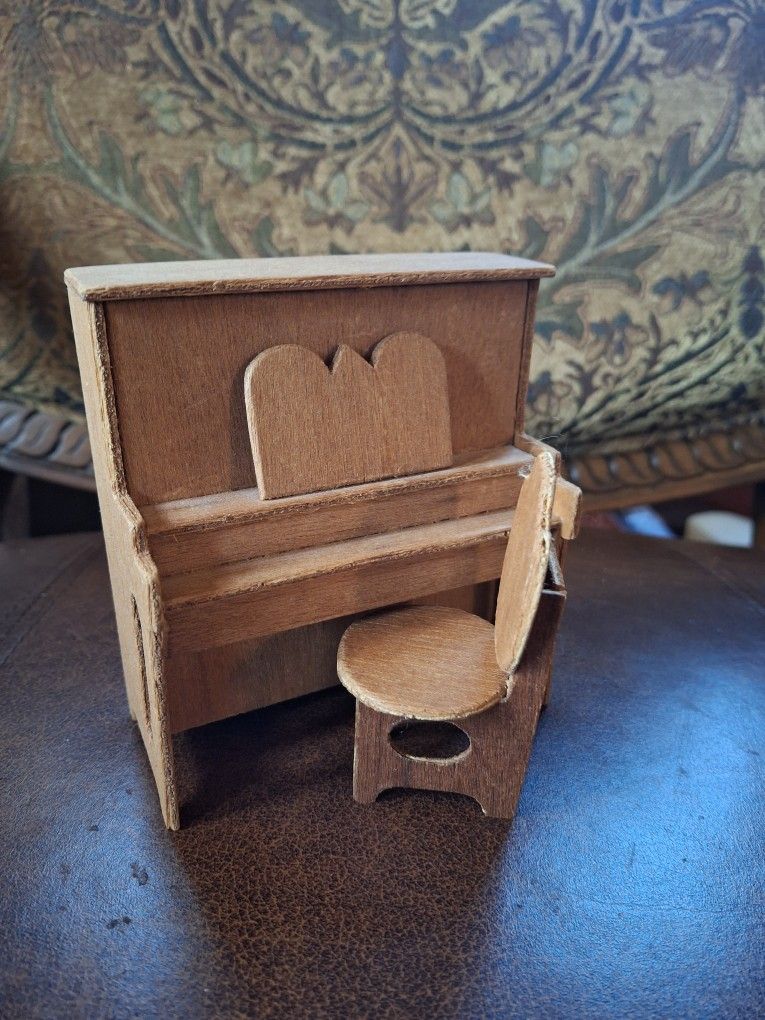 1/12 Scale Wood Dollhouse Piano With Chair