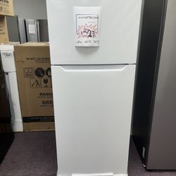 Refrigerator, 28”  W New Top Freezer Fridge 