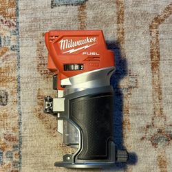 Milwaukee M18 Fuel Compact Router