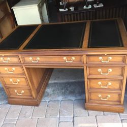 Sligh And Lowry Leather Top Desk 