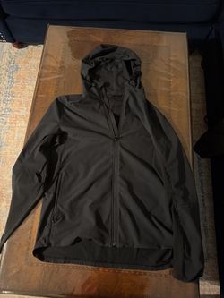 black lululemon warplight jacket