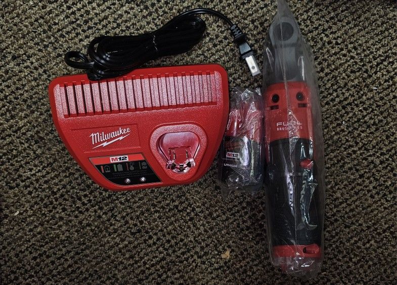 Milwaukee M12 Fuel 12-Volt 3/8" Rachet , Battery And Charger Included