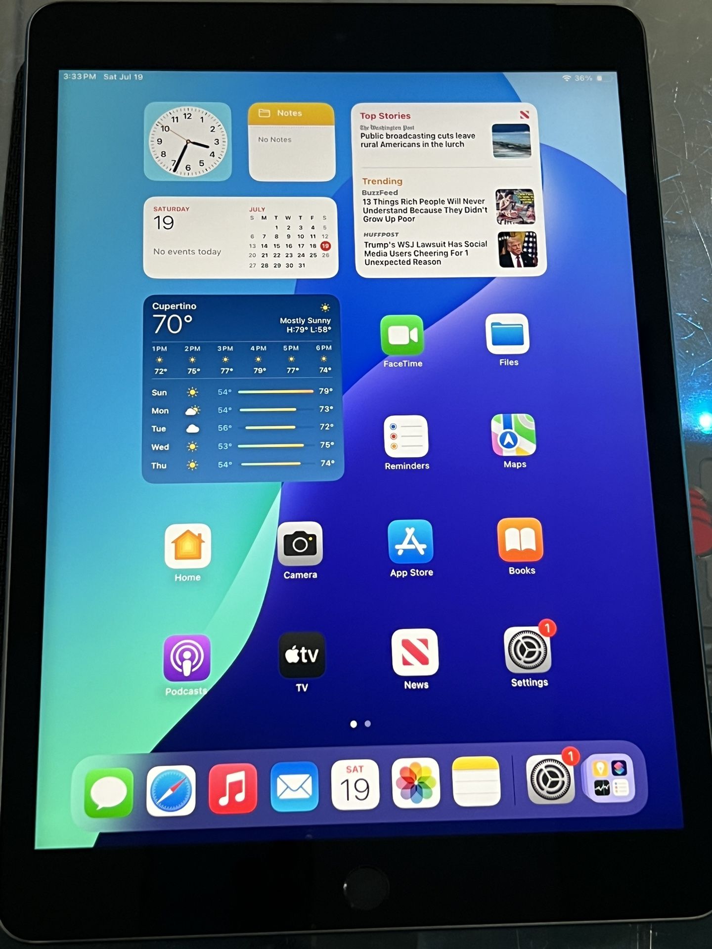 Apple iPad 9th Gen 64GB WiFi and Cellular Unlocked in Excellent Condition.