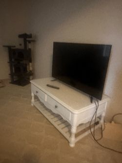 Haverty’s Hard Wood Coffee Table - Free Hitachi Tv