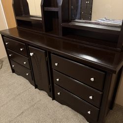 Queen Size Bedroom Set