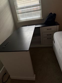 L-Shaped Desk with Drawers