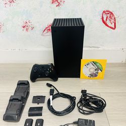 Microsoft Xbox Series X - 1 TB  Bonus 1 Game , Charging Station ( Used )