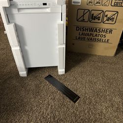 Frigidaire 18 In. Dishwasher Brand New $400