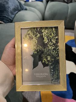 Vera Wang Frame $30